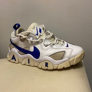 Nike air barrage size 9.5